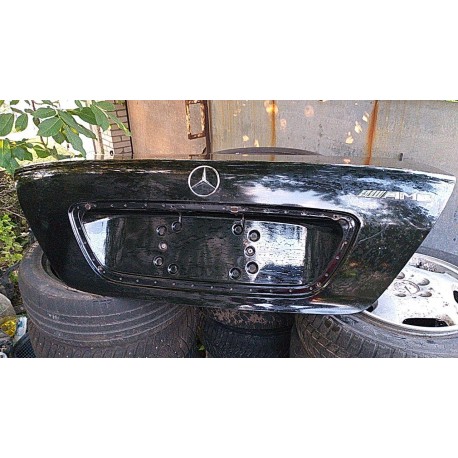 Кришка багажника