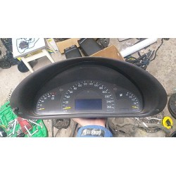 Панель приладів мерседес w203 c220 c270 a2035401311