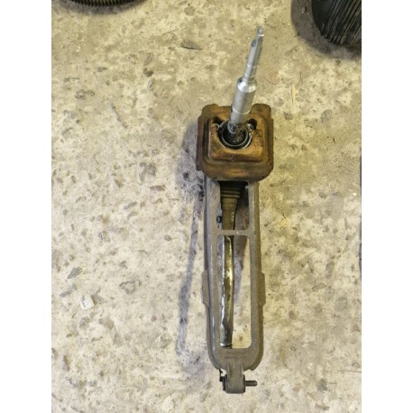 Верхнє кріплення радіатора мерседес w211 w204 w216