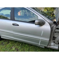 Передня права дверка мерседес w203 c180 c200 c270 c320 744 седан
